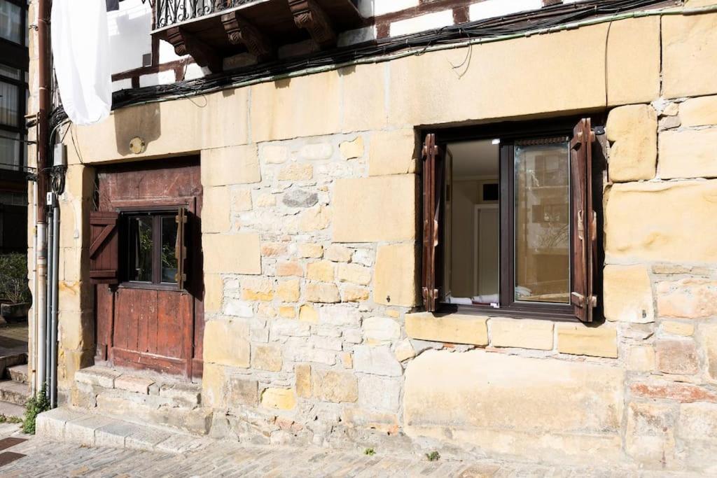 Apartamento Sorgin-Etxe. Basquenjoy Hondarribia Exterior foto