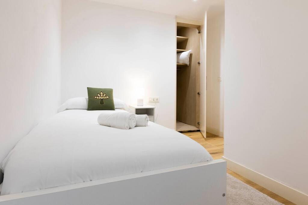 Apartamento Sorgin-Etxe. Basquenjoy Hondarribia Exterior foto