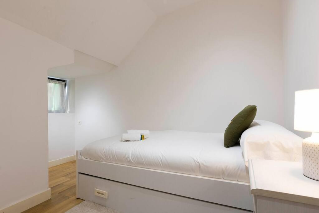 Apartamento Sorgin-Etxe. Basquenjoy Hondarribia Exterior foto